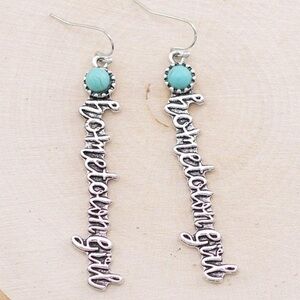 ✅Tipi Western Hometown Girl Silver Earrings
